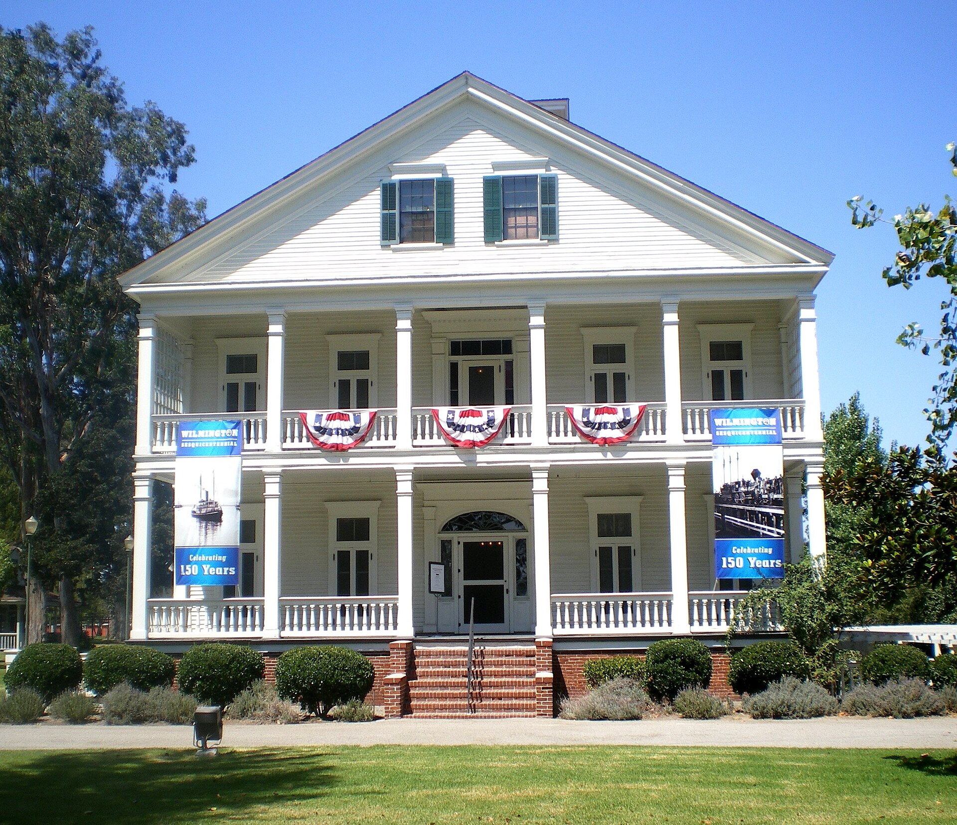 Americal Patrol security officer on patrol in Wilmington, California